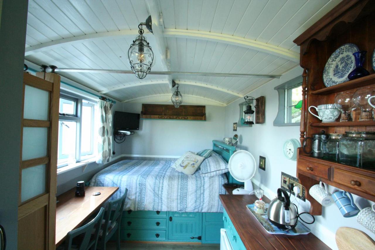 Bronllys Farm Coastal Self-Catering Apartment Ланели Екстериор снимка