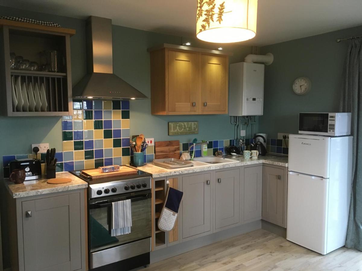 Bronllys Farm Coastal Self-Catering Apartment Ланели Екстериор снимка
