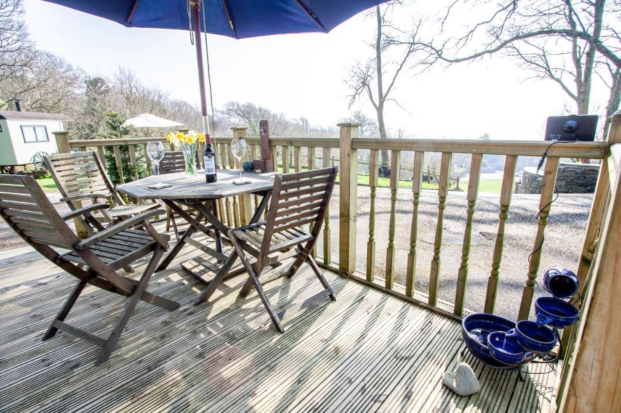 Bronllys Farm Coastal Self-Catering Apartment Ланели Екстериор снимка