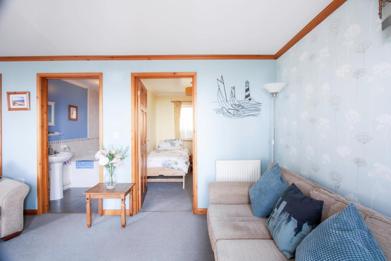 Bronllys Farm Coastal Self-Catering Apartment Ланели Екстериор снимка