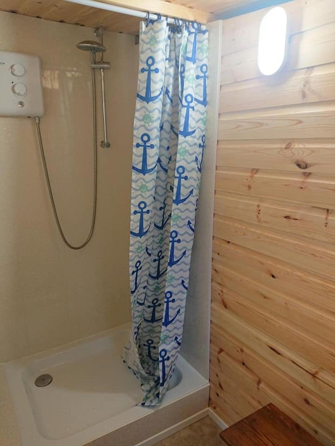 Bronllys Farm Coastal Self-Catering Apartment Ланели Стая снимка