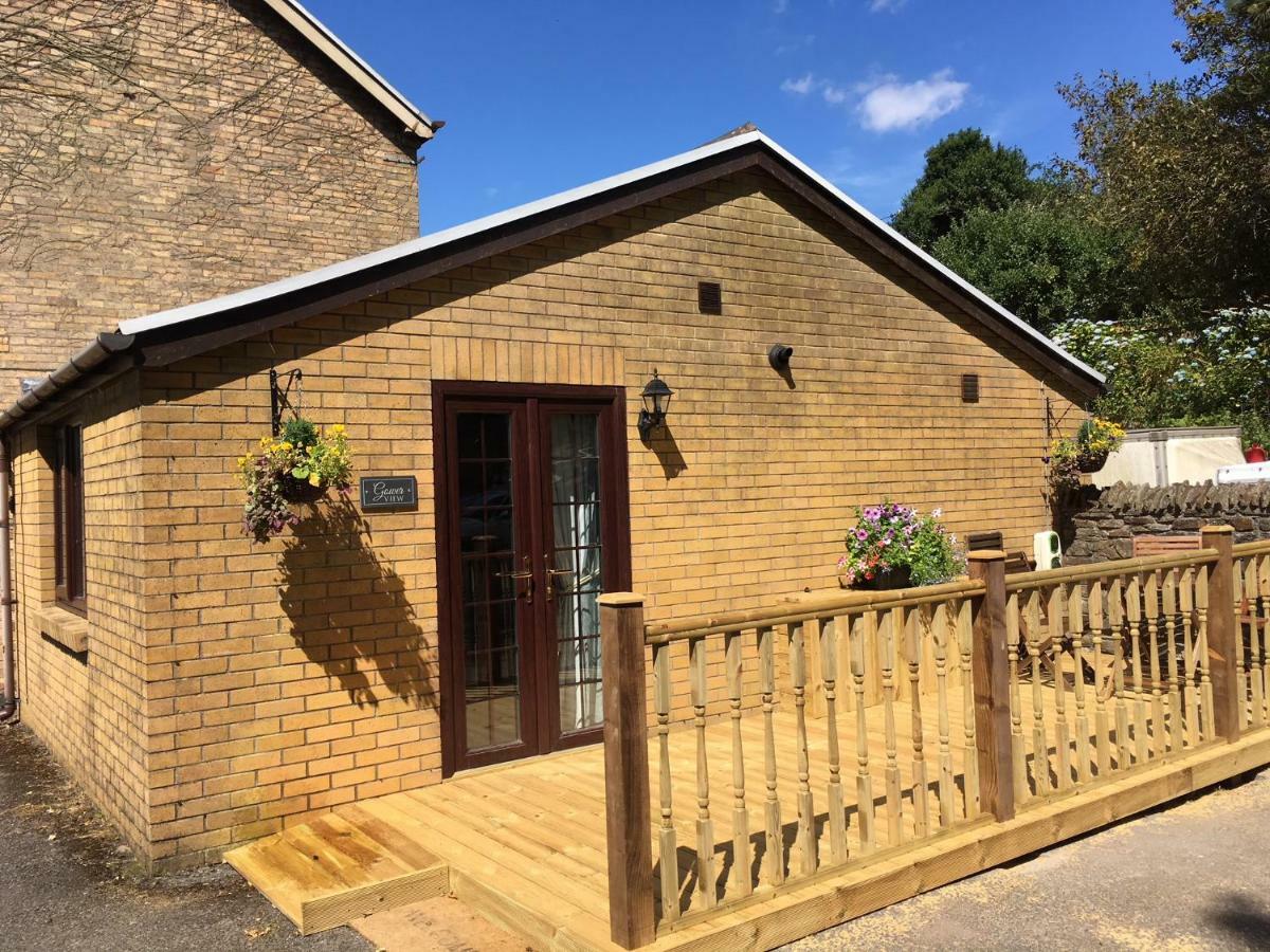 Bronllys Farm Coastal Self-Catering Apartment Ланели Екстериор снимка