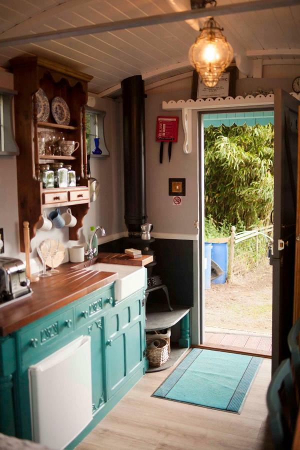 Bronllys Farm Coastal Self-Catering Apartment Ланели Екстериор снимка