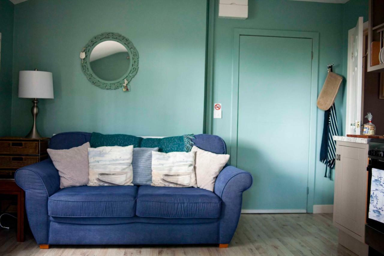 Bronllys Farm Coastal Self-Catering Apartment Ланели Екстериор снимка